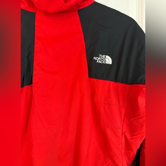 NorthFace Women’s Red & Black Summit Series L3 Bentrix 2.0 Zip Up Jacket - Picture 5 of 10